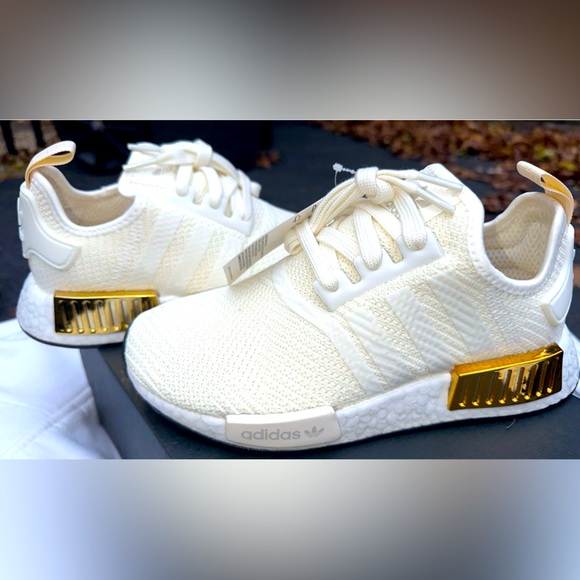 ADIDAS NMD CREAM/GOLD DETAIL ♥️ SIZE 5 1/2 WOMEN - Picture 1 of 6